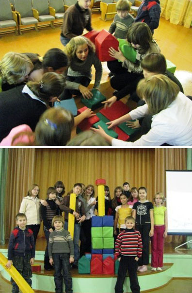 Учащиеся студий и секций Дома детского творчества города Шумерля строили «Вавилонскую башню»